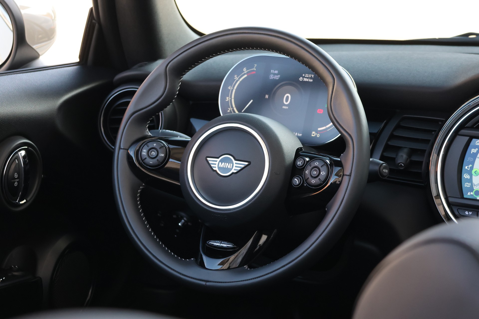 MINI One Cabriolet (CH)-image-16