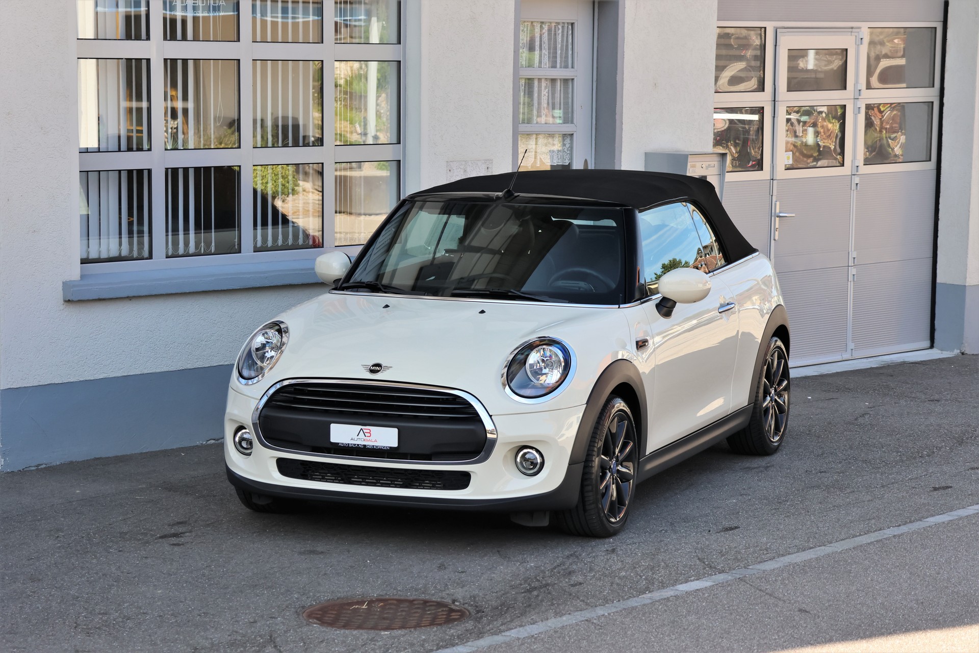 MINI One Cabriolet (CH)-image-0