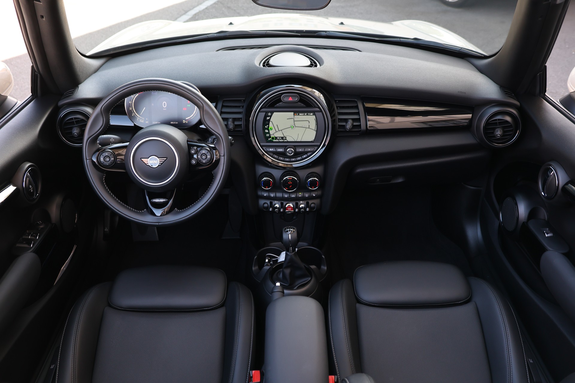 MINI One Cabriolet (CH)-image-17