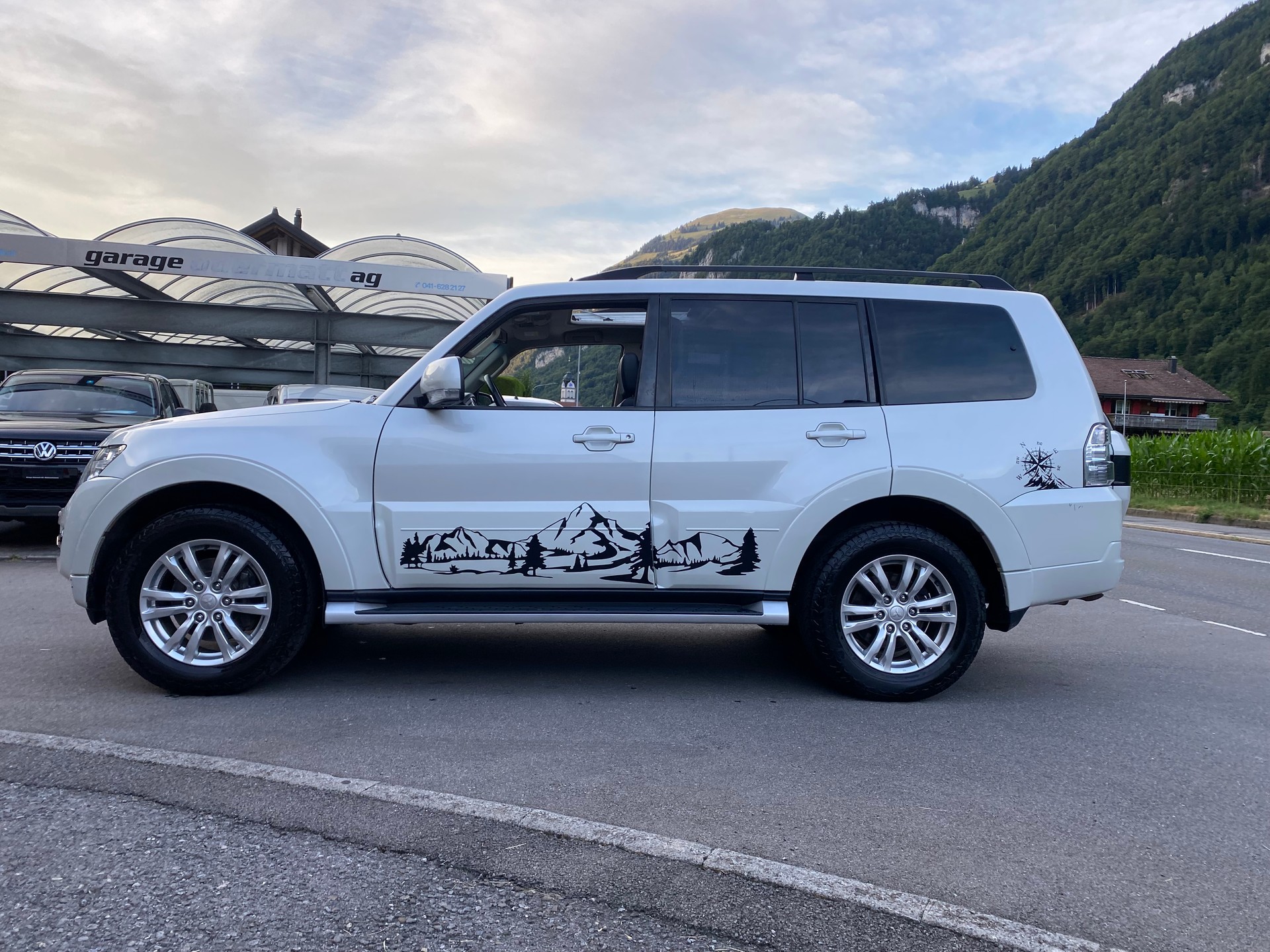 MITSUBISHI Pajero 3.2 DI-D Diamond Automatic-image-0