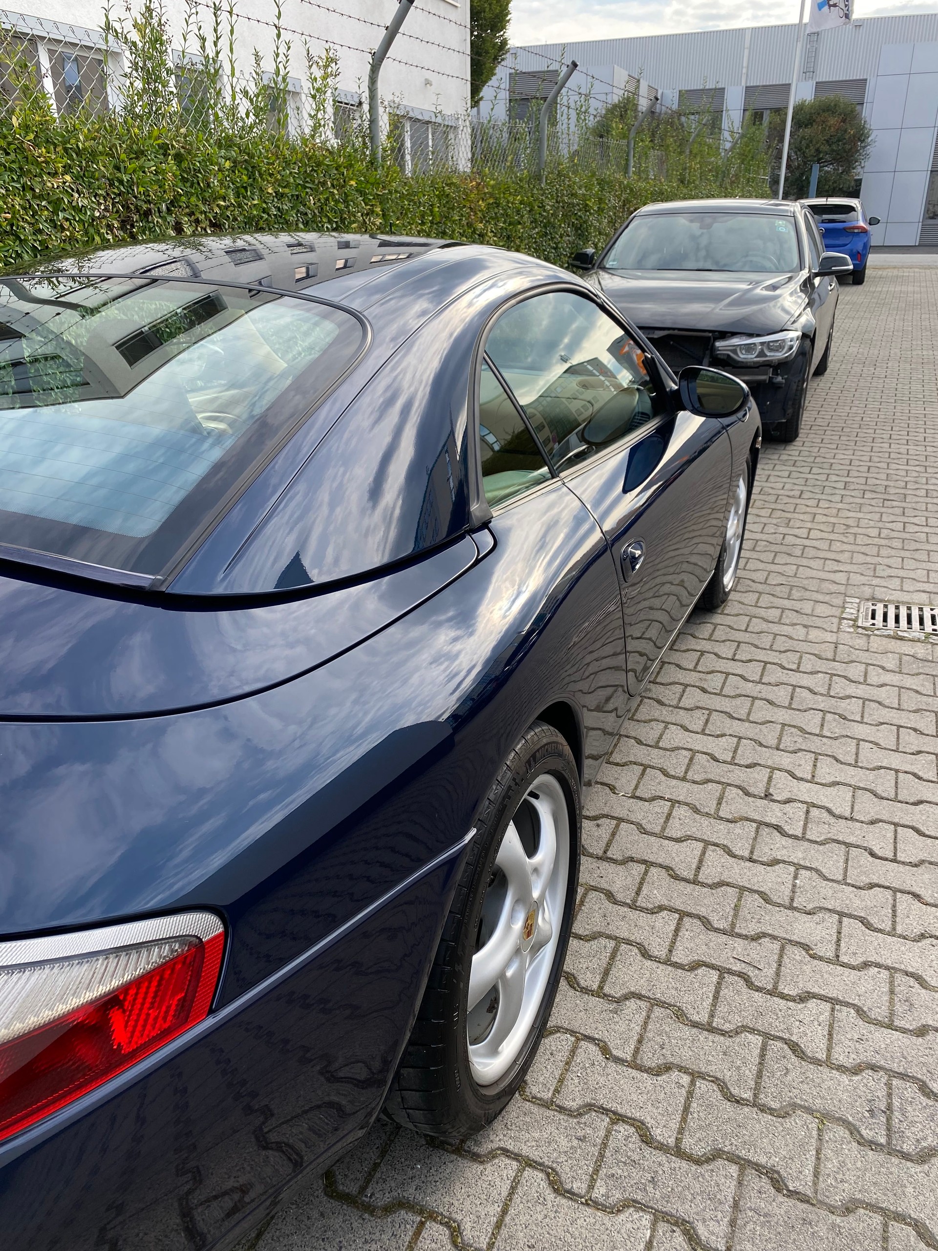 PORSCHE 996 Carrera 4-image-1