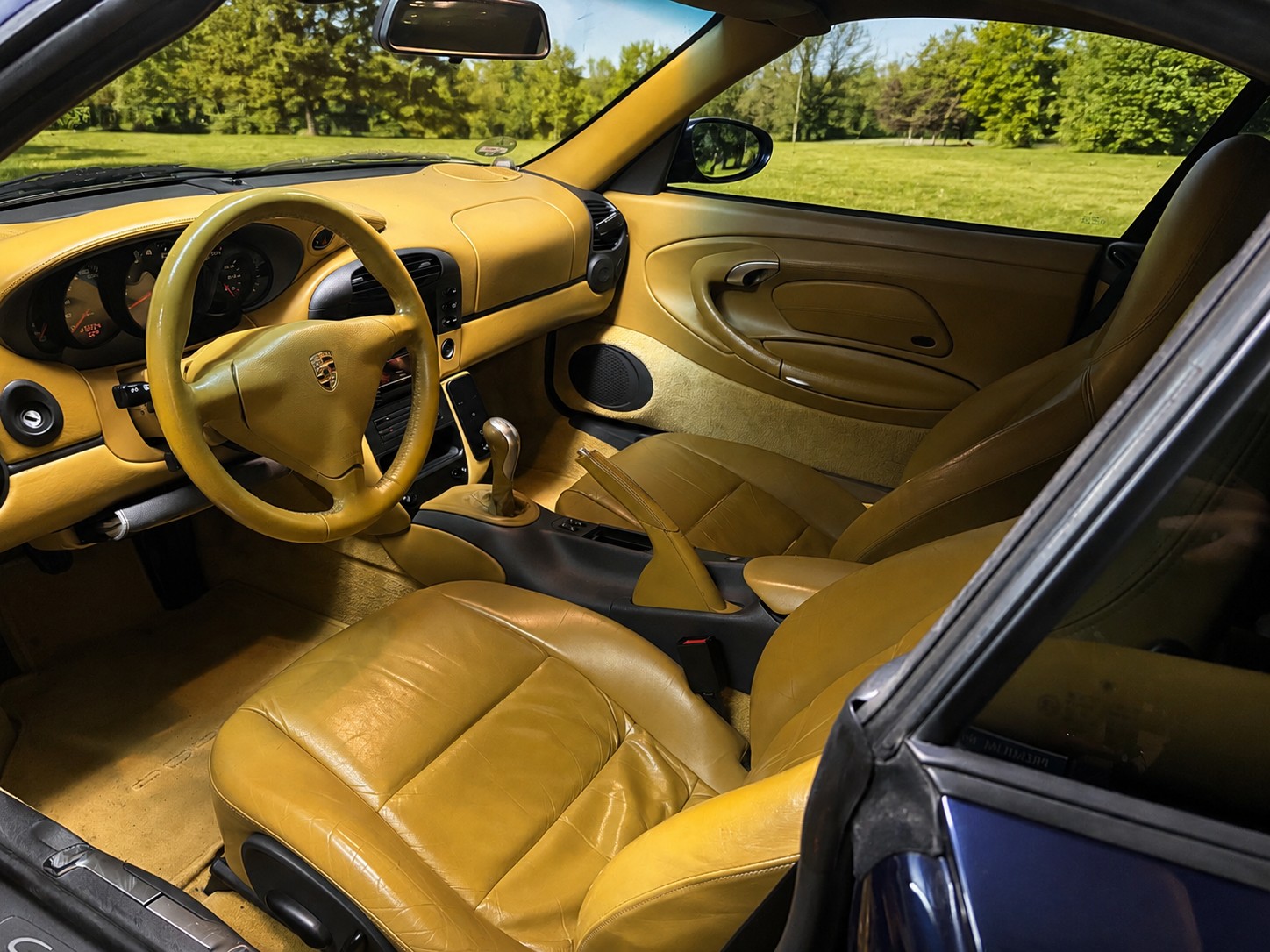PORSCHE 996 Carrera 4-image-4