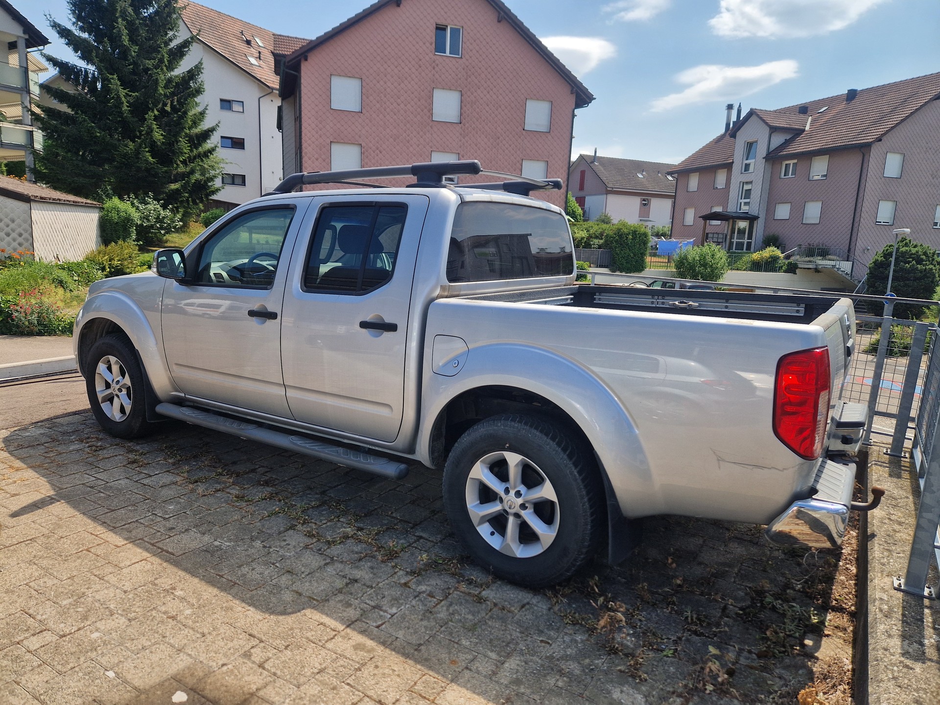 NISSAN Navara V6 Double Cab LE 3.0 dCi 4WD Automat-image-2