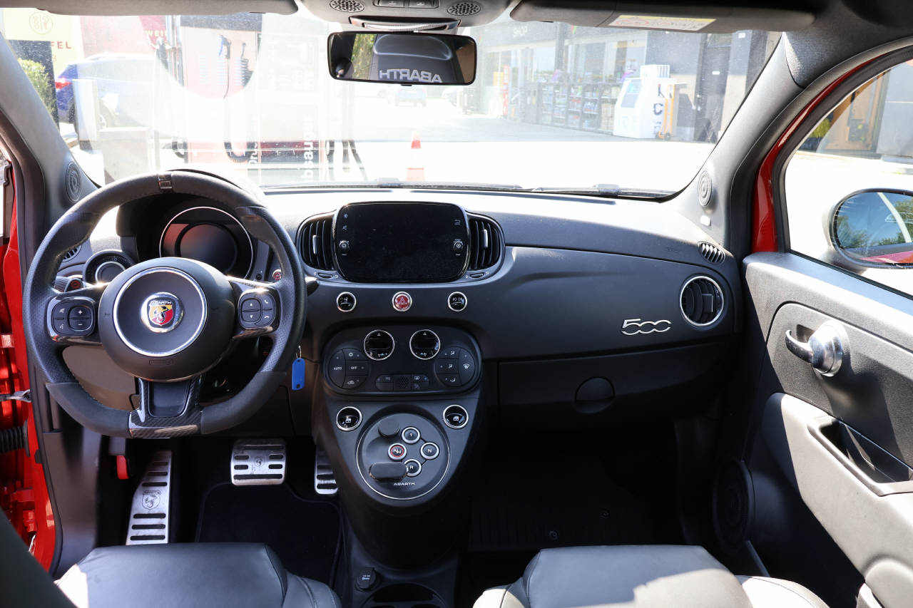 FIAT 695 Abarth 1.4 T-Jet 180 Turismo-image-11