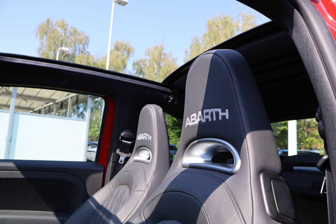 FIAT 695 Abarth 1.4 T-Jet 180 Turismo-image-13