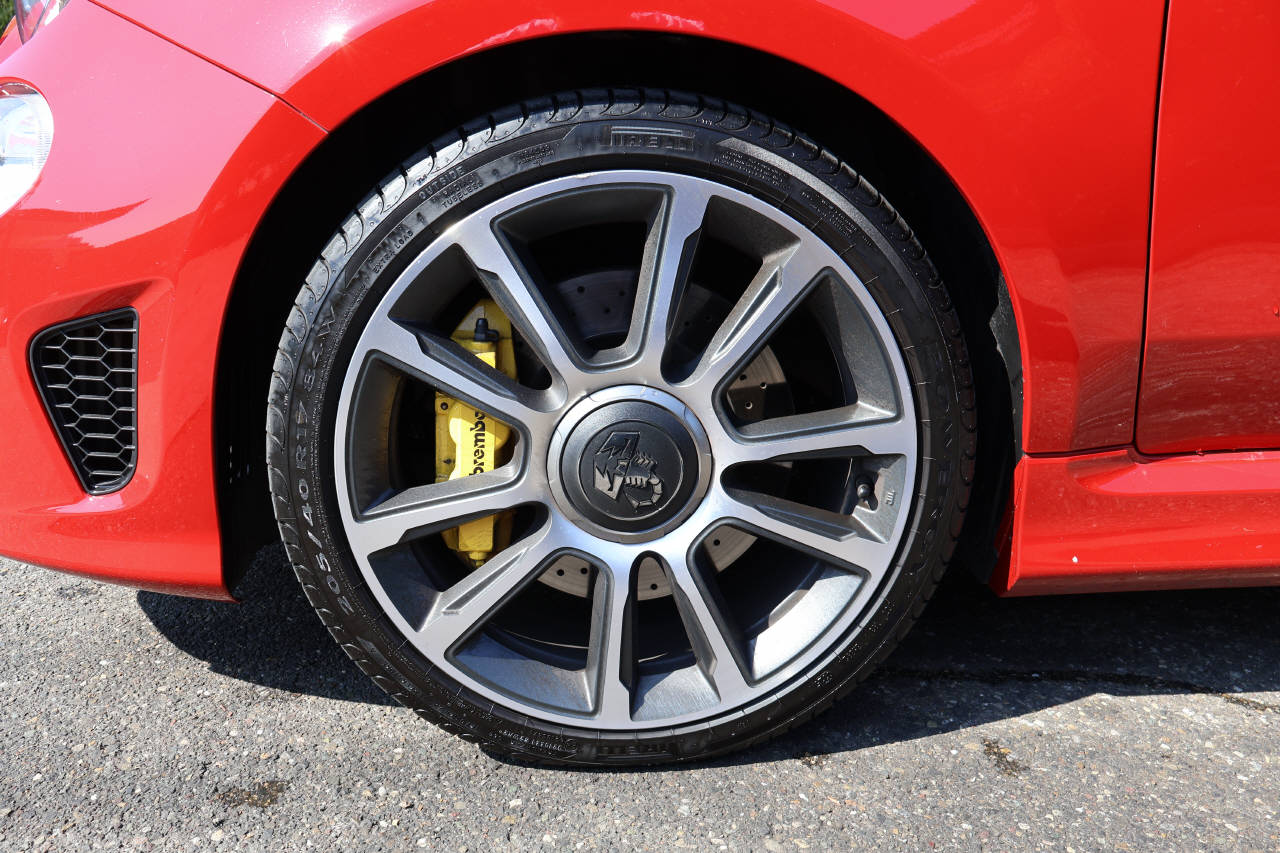 FIAT 695 Abarth 1.4 T-Jet 180 Turismo-image-10