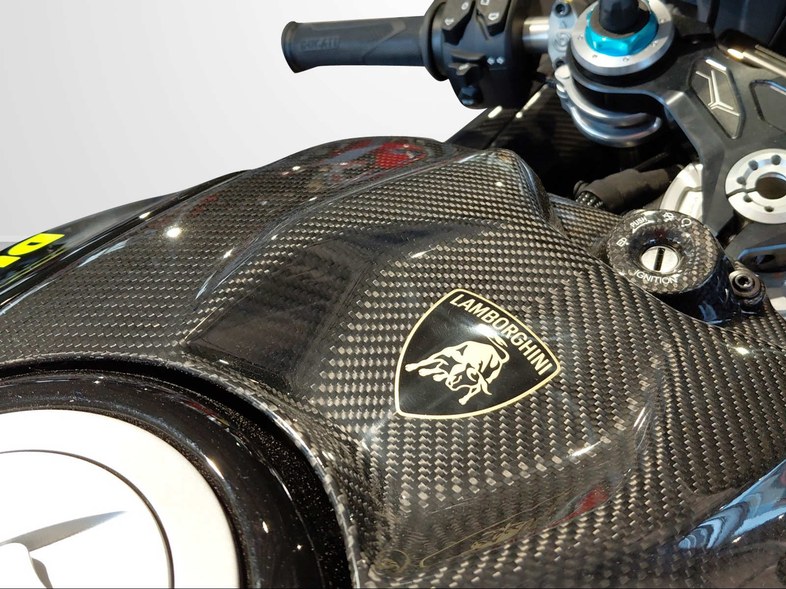 DUCATI Panigale V4 * Lamborghini Edition*-showroom-element-1