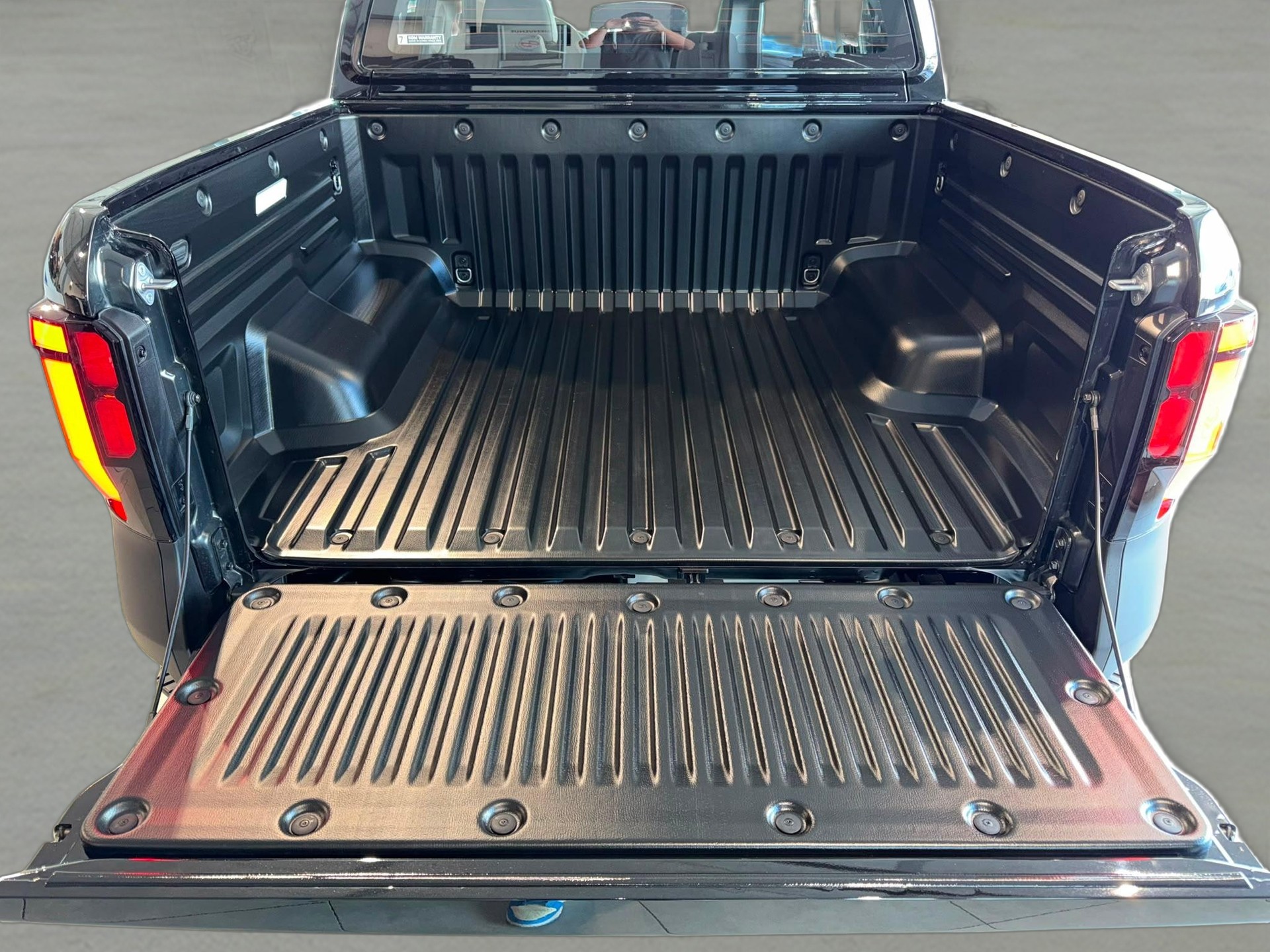 KGM-SsangYong Musso 2.2 e-XDI Titanium-image-3