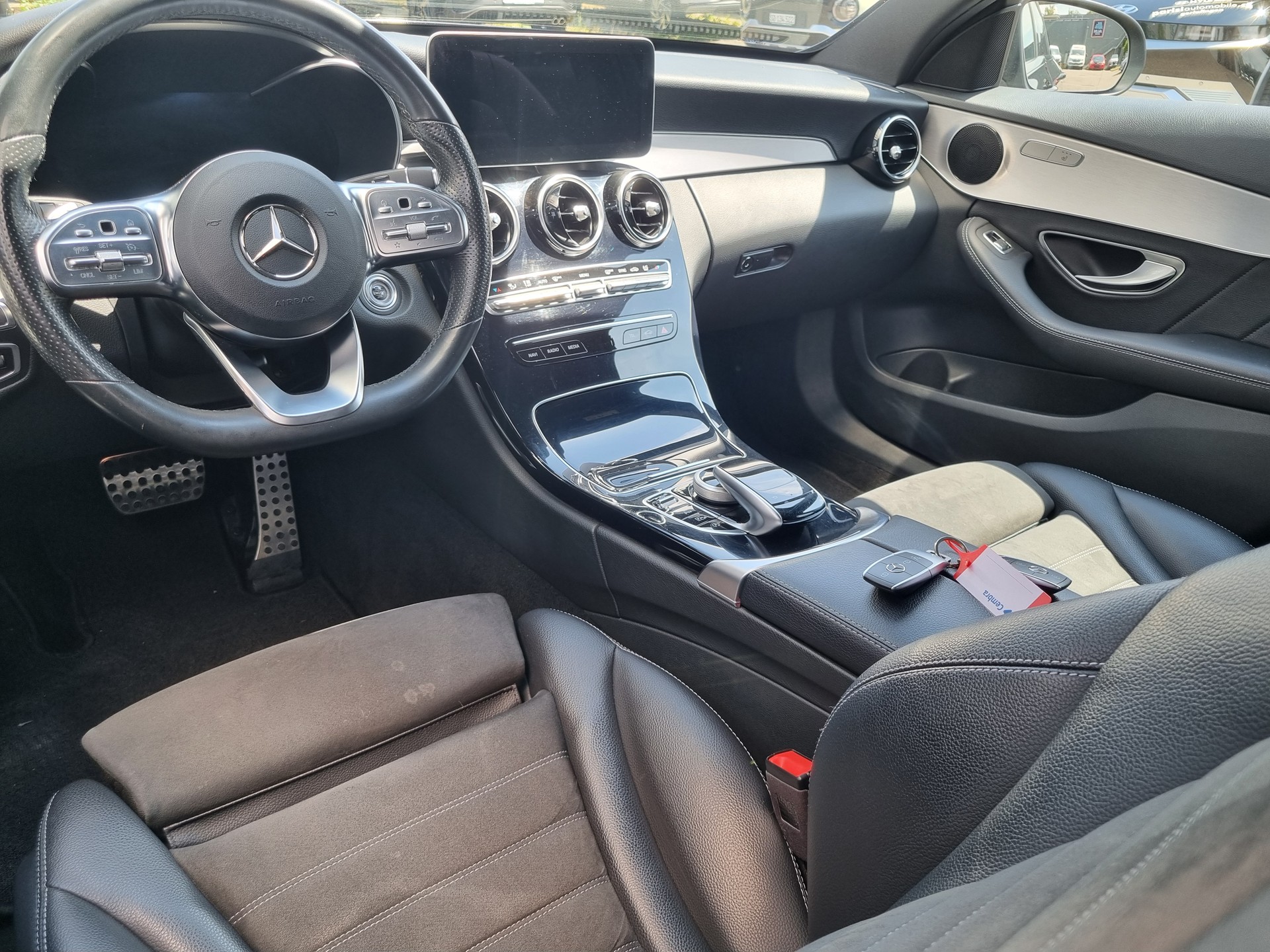 MERCEDES-BENZ C 200 Swiss Star AMG Line 4M 9G-Tronic-image-9