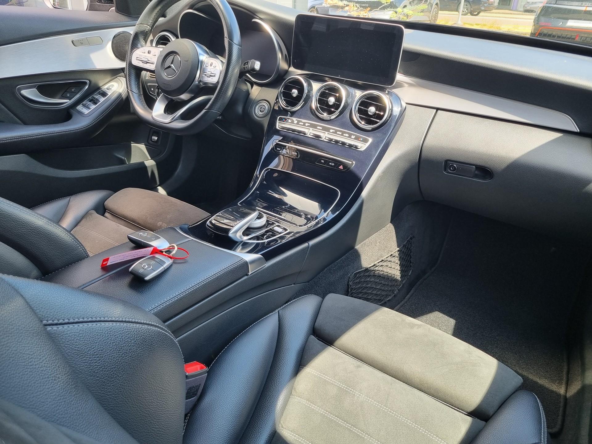 MERCEDES-BENZ C 200 Swiss Star AMG Line 4M 9G-Tronic-image-11