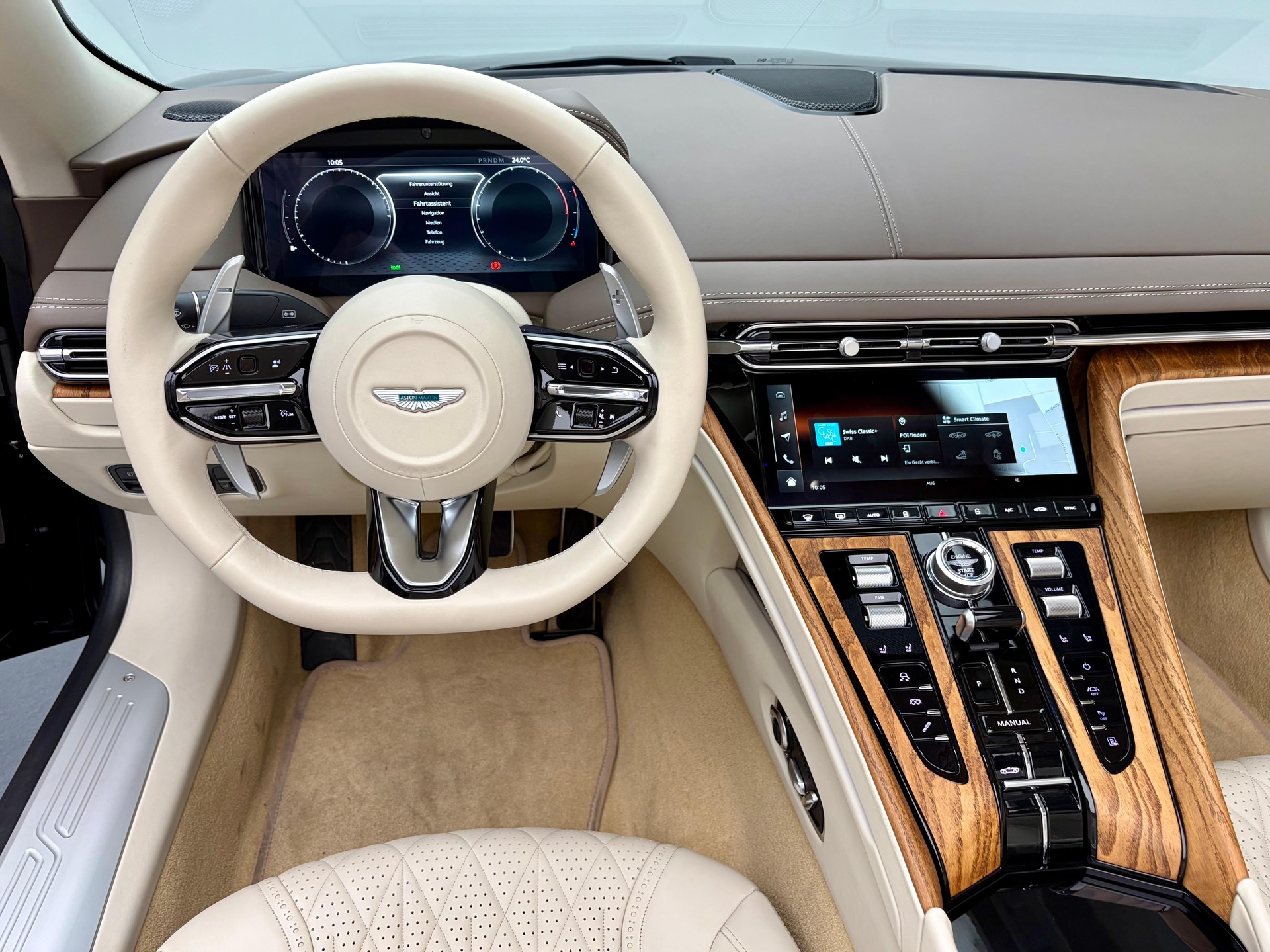 ASTON MARTIN DB12 Volante 4.0 V8 Bi-Turbo-showroom-element-3