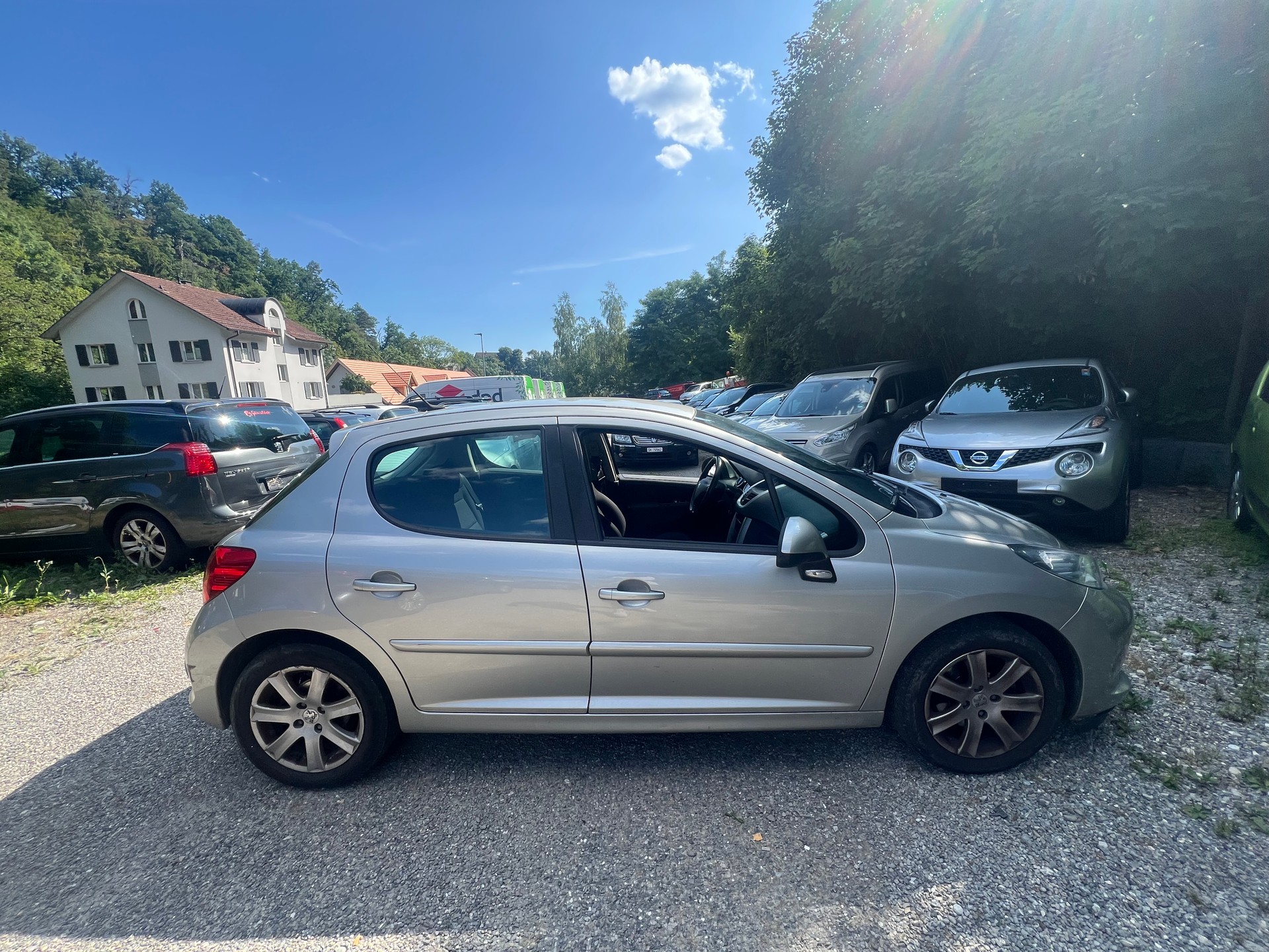 PEUGEOT 207 1.6 16V XT-image-3