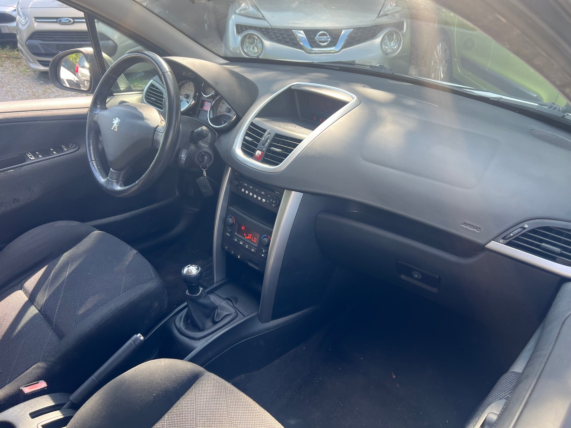 PEUGEOT 207 1.6 16V XT-image-10