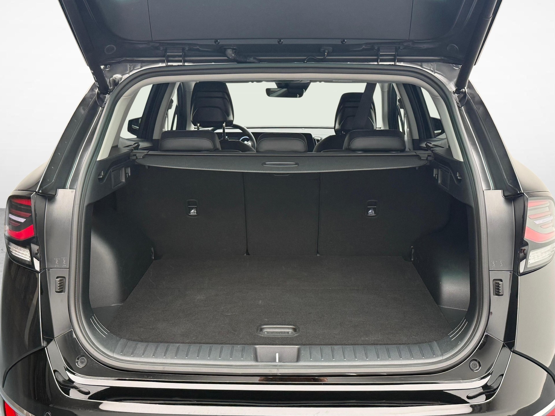 KIA Sportage 1.6 T-GDi PHEV Style-image-11
