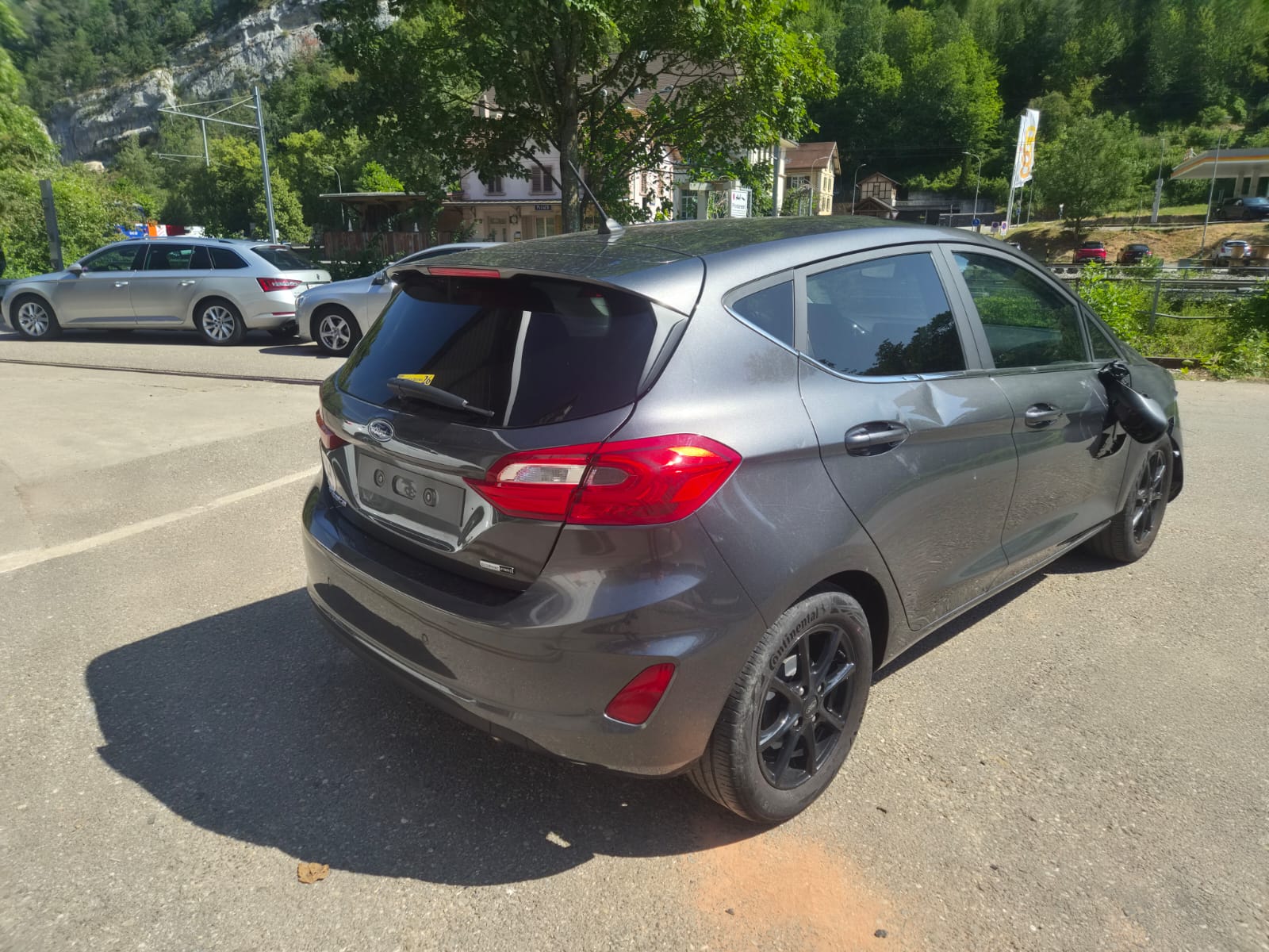 FORD Fiesta 1.0 SCTi MHEV Titanium-image-2