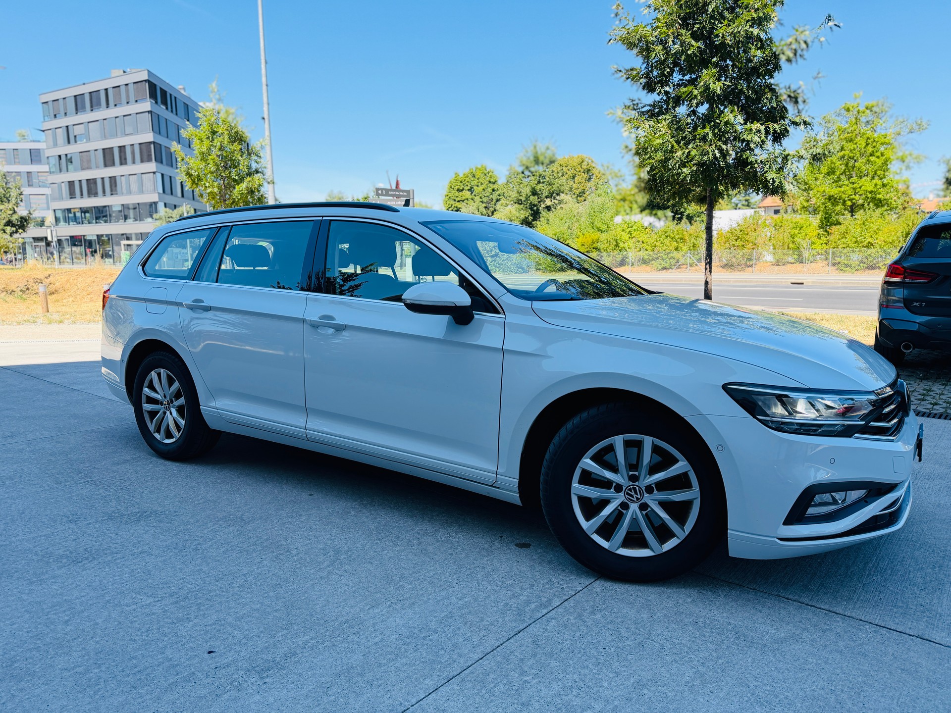 VW Passat 2.0 TDI BMT Business DSG-image-2