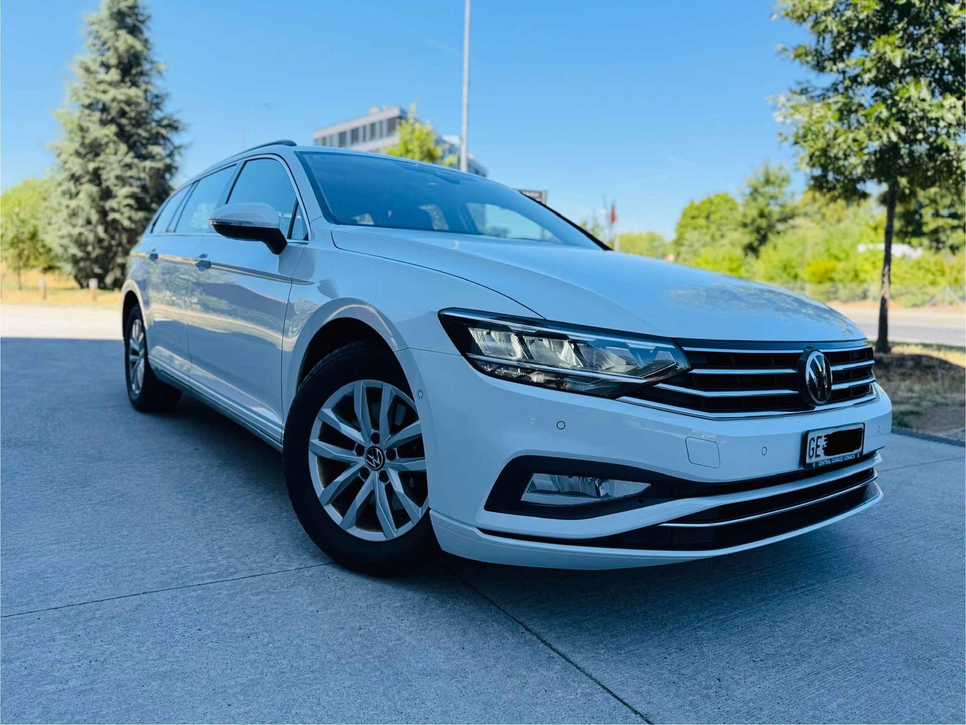 VW Passat 2.0 TDI BMT Business DSG-image-0