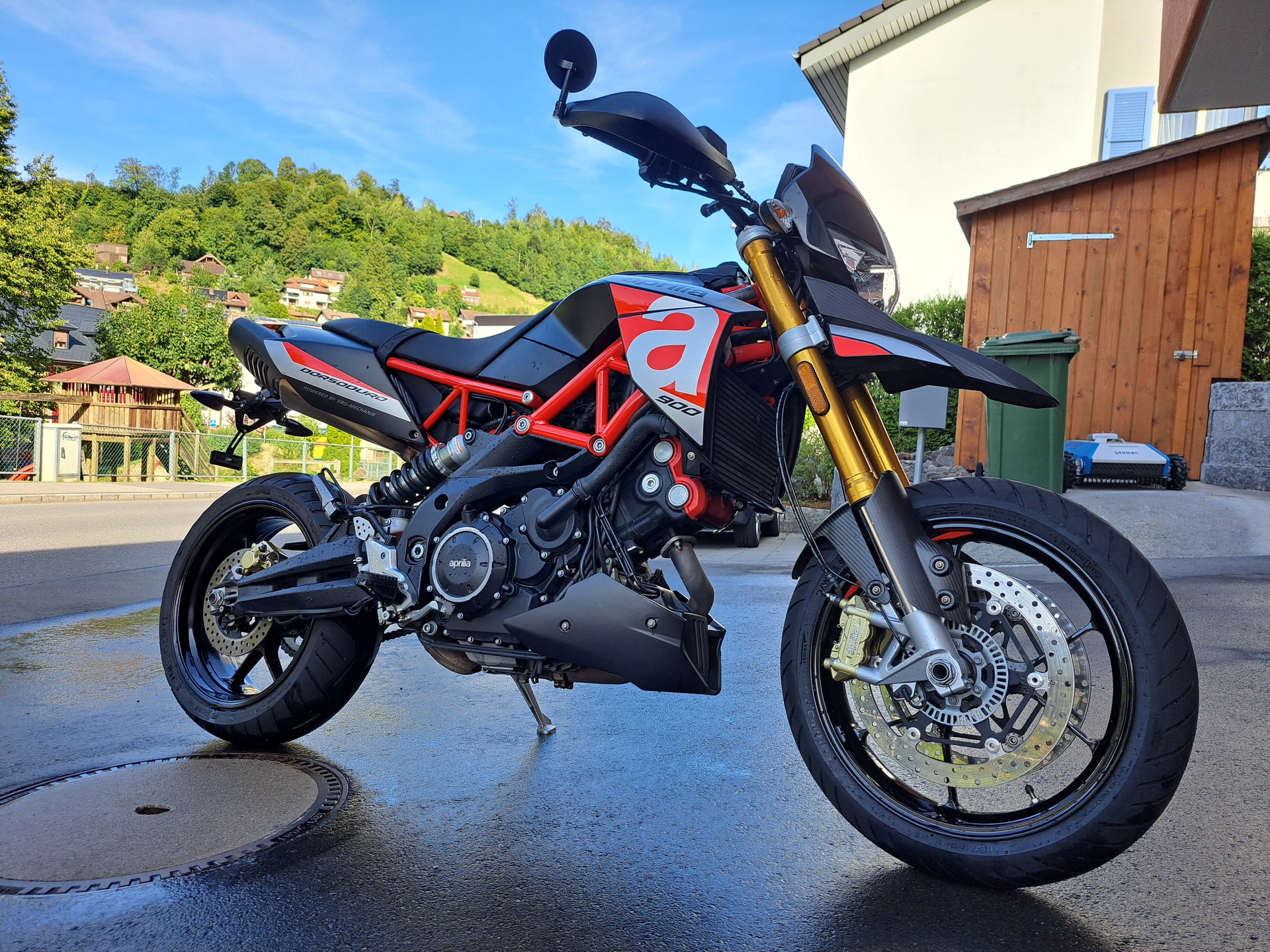 APRILIA Dorsoduro SMV 900-image-1