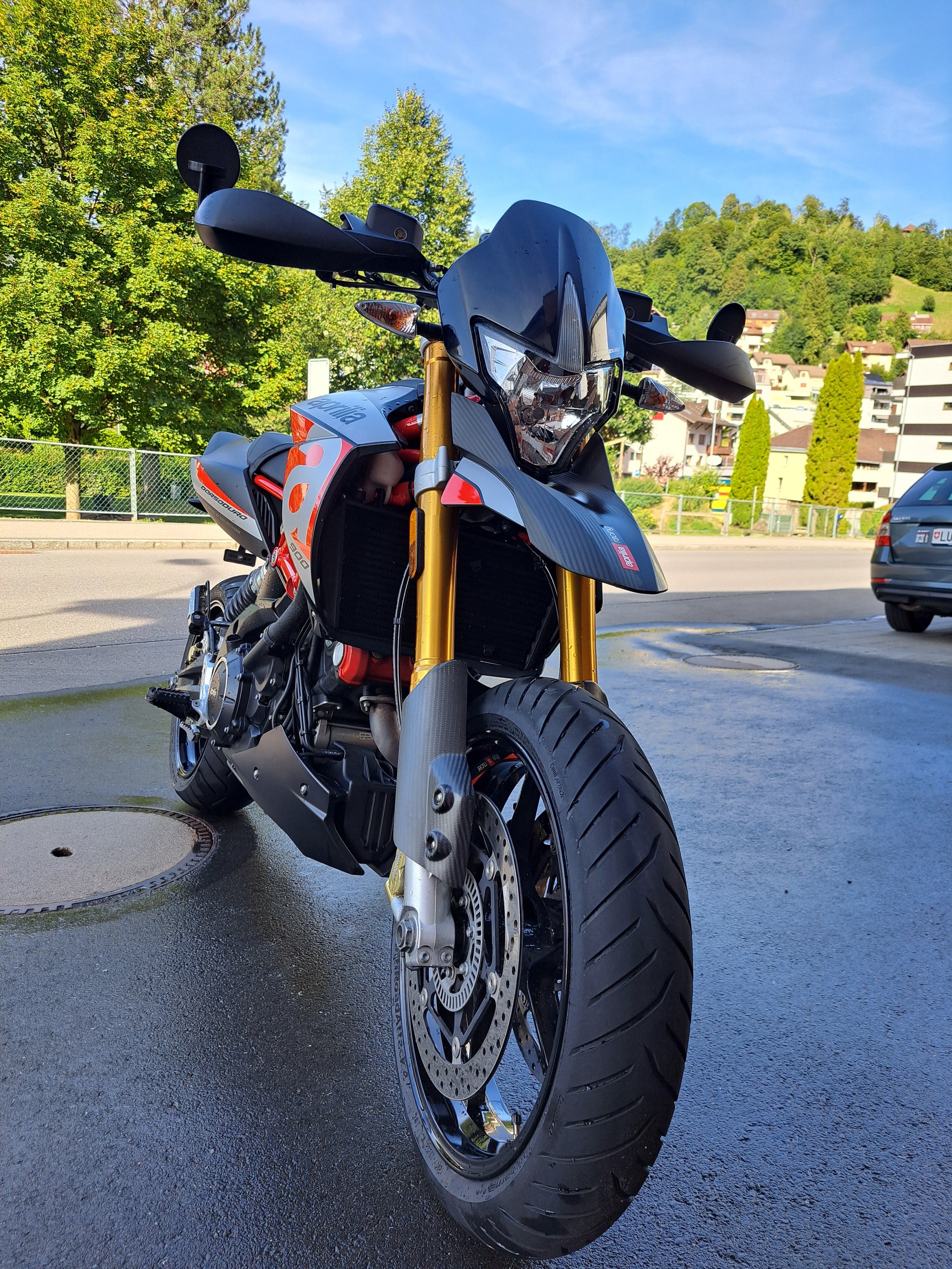 APRILIA Dorsoduro SMV 900-image-2