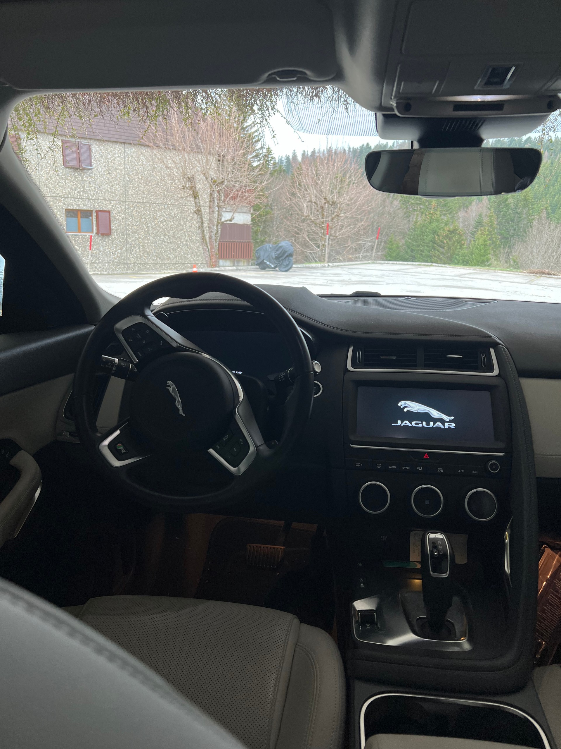 JAGUAR 2.0 T 200 AWD-image-5