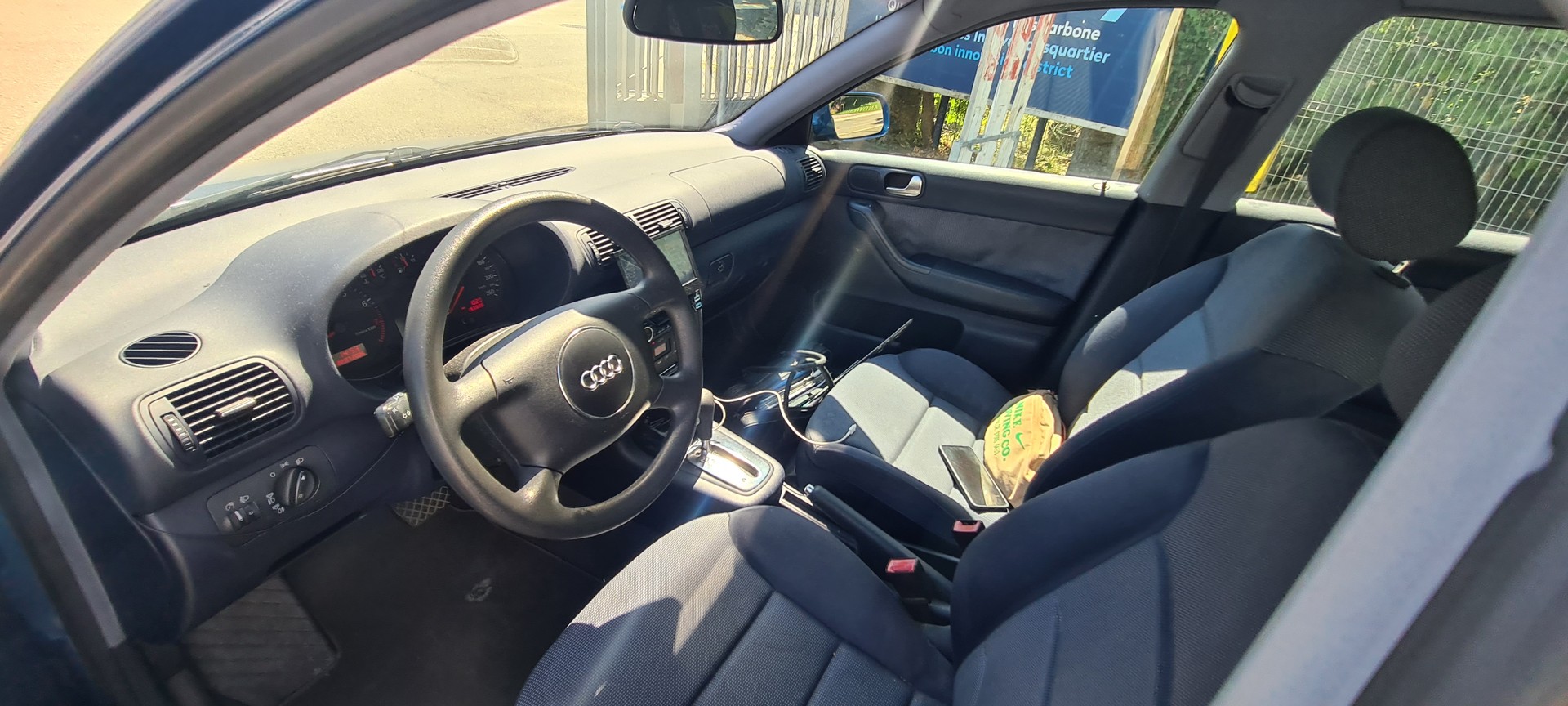 AUDI A3 1.8 Ambiente-image-7