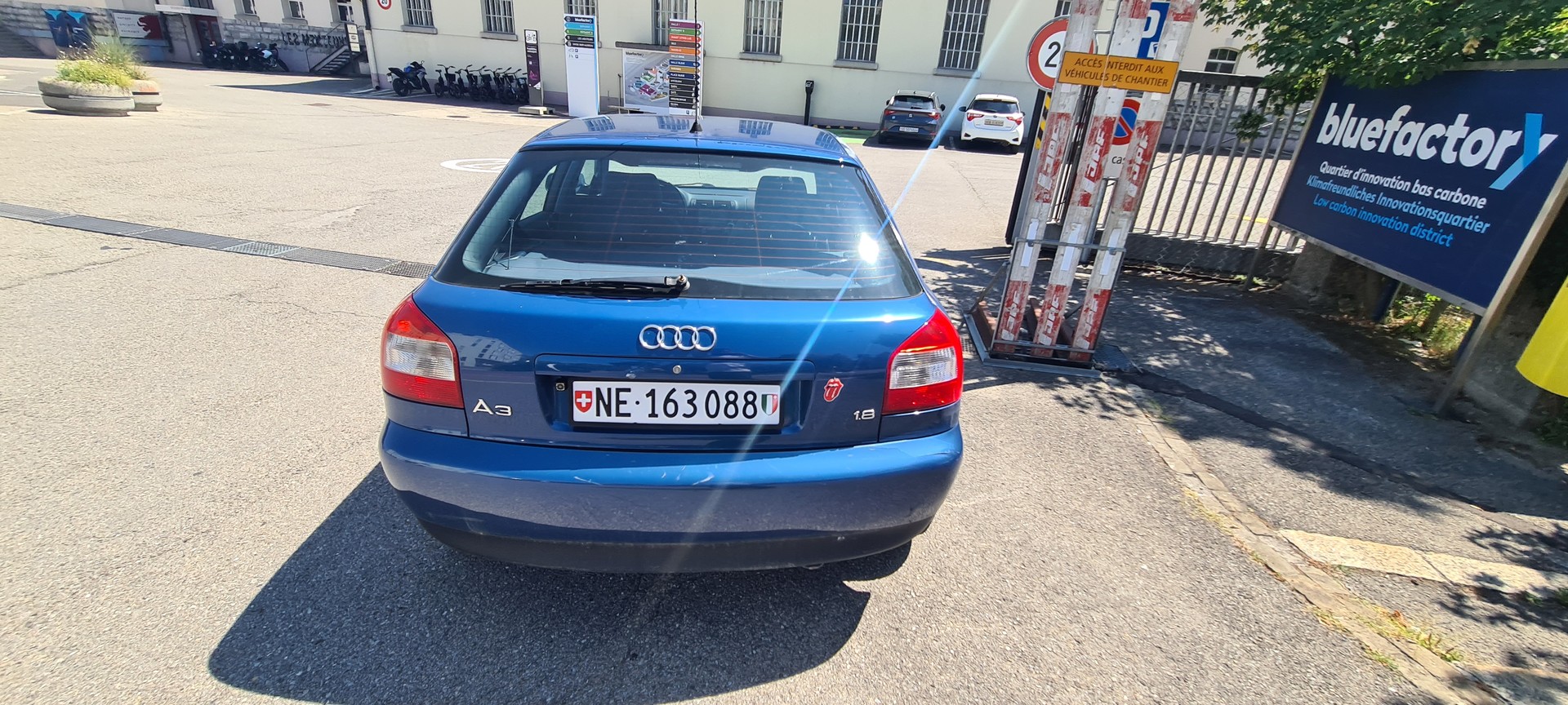 AUDI A3 1.8 Ambiente-image-4