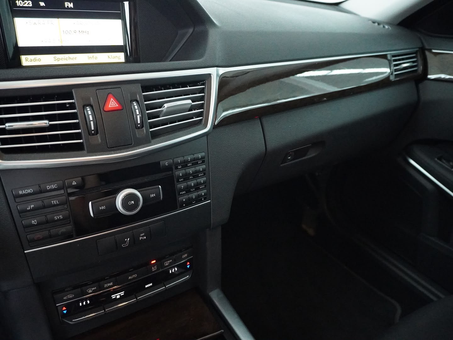MERCEDES-BENZ E 350 CGI BlueEfficiency 7G-Tronic-image-5