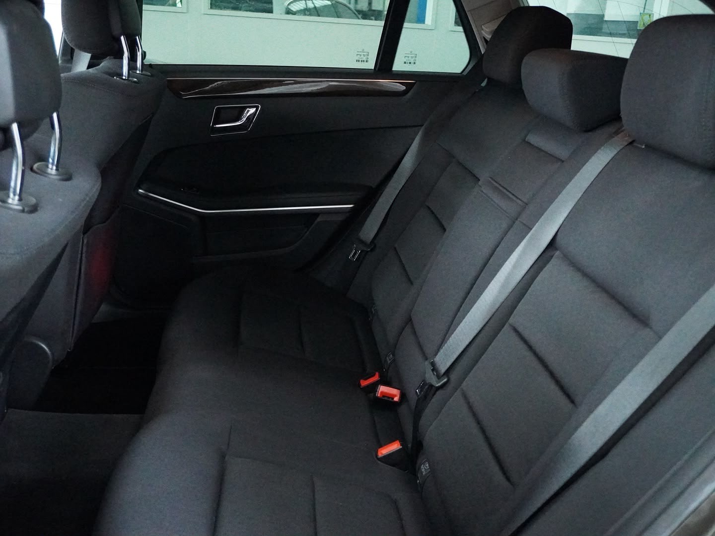 MERCEDES-BENZ E 350 CGI BlueEfficiency 7G-Tronic-image-4