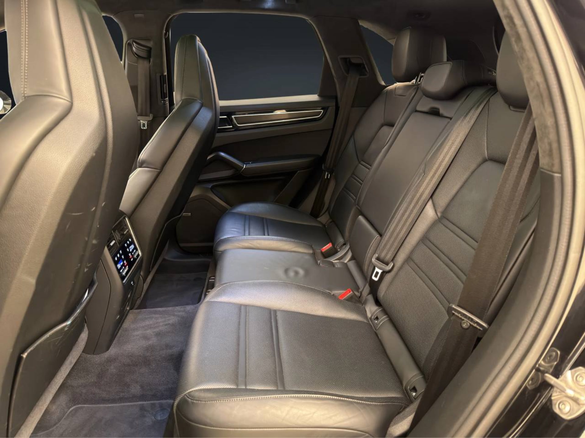 PORSCHE Cayenne GTS-image-15