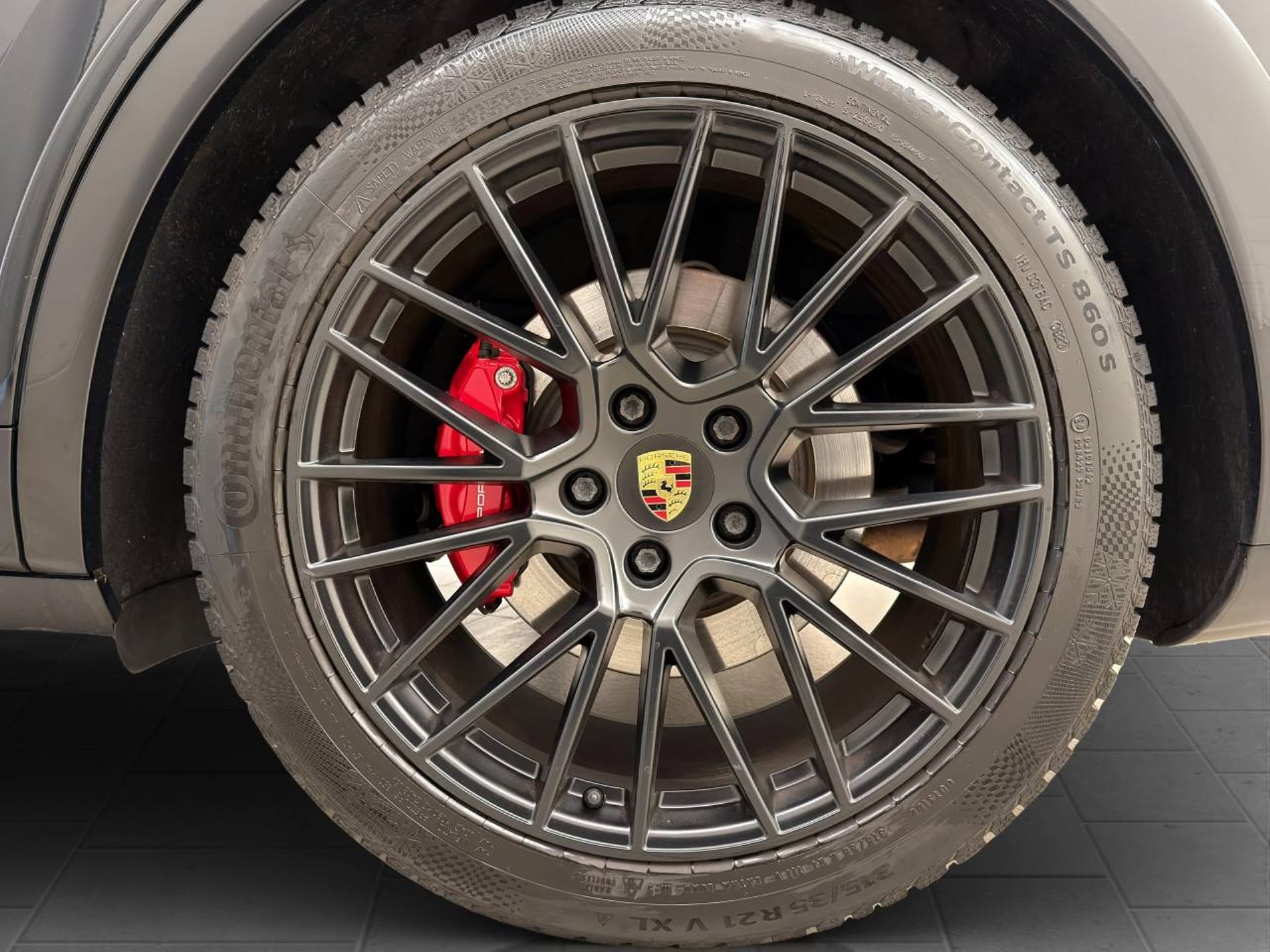 PORSCHE Cayenne GTS-image-10