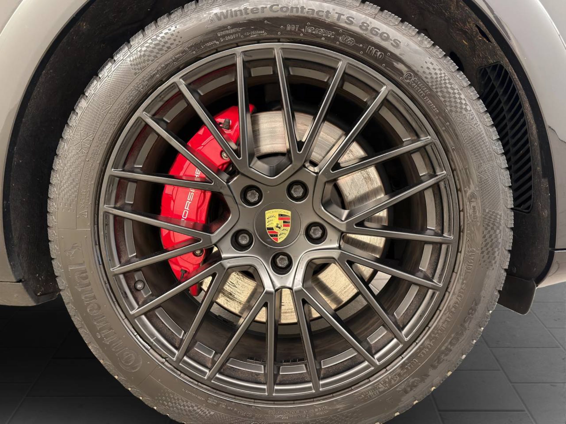 PORSCHE Cayenne GTS-image-11