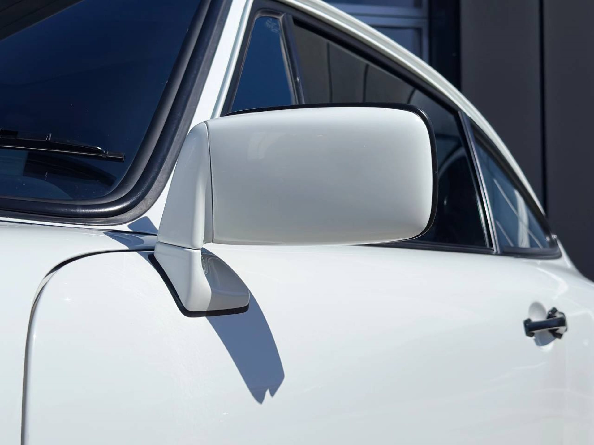 PORSCHE 911 Carrera Coupé-image-14