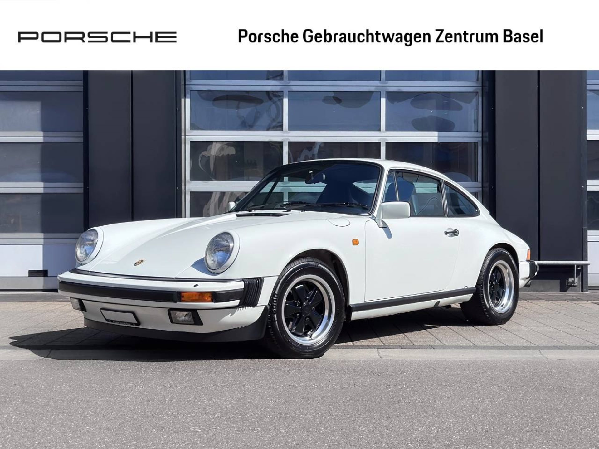 PORSCHE 911 Carrera Coupé-image-0