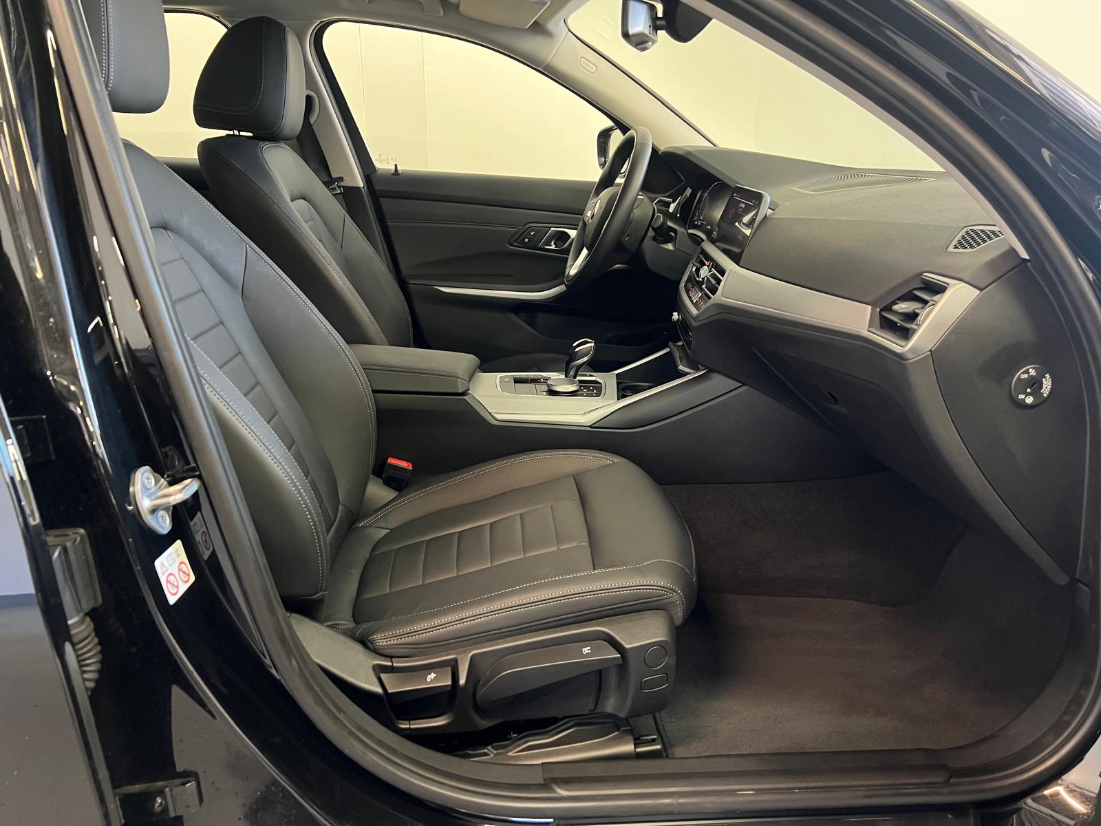 BMW 320d xDrive 48V Touring Steptronic-image-18