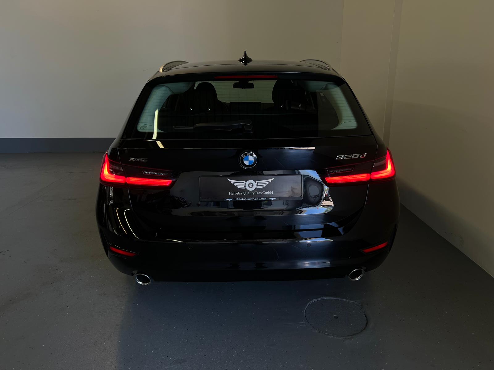 BMW 320d xDrive 48V Touring Steptronic-image-13