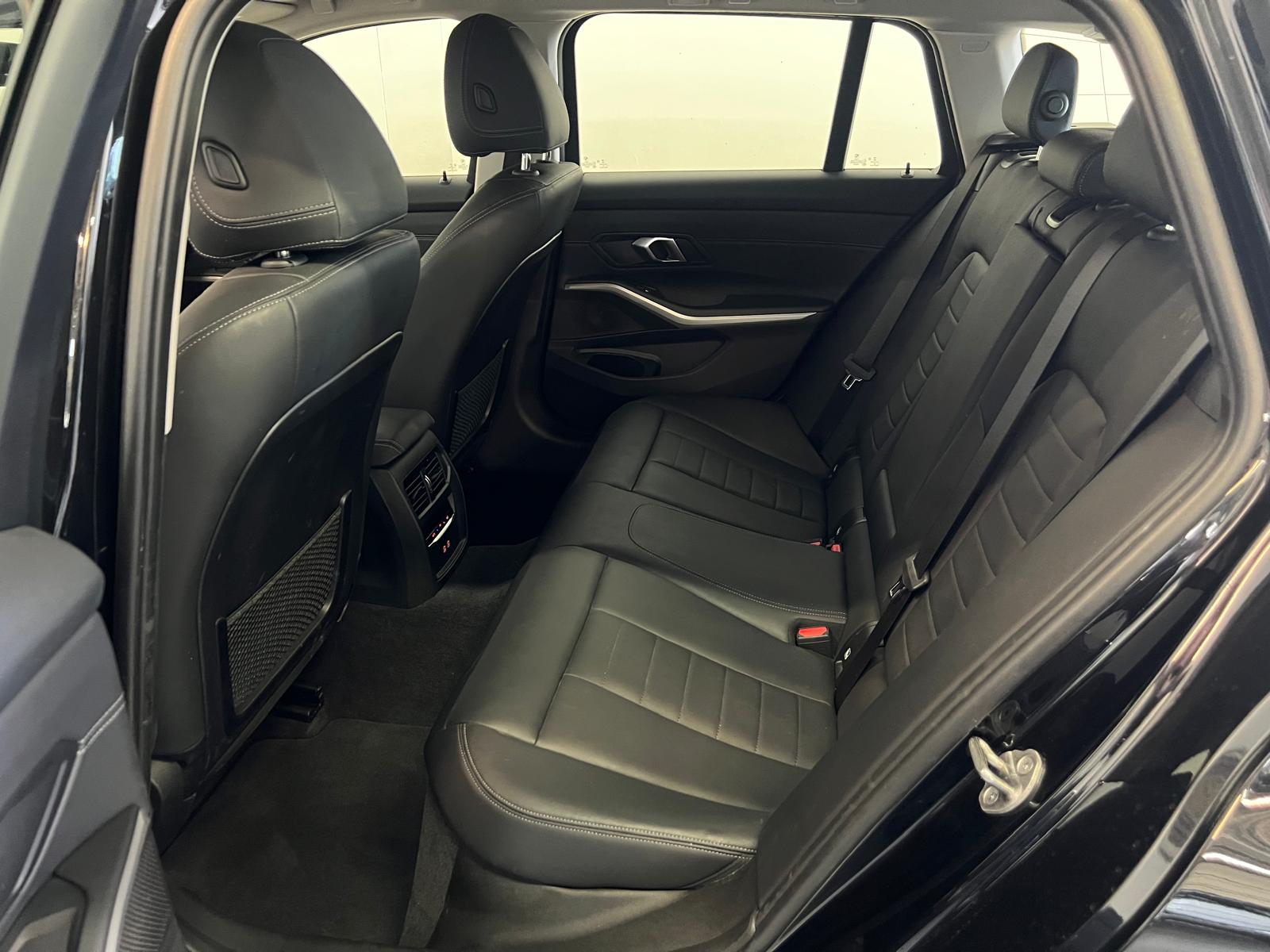 BMW 320d xDrive 48V Touring Steptronic-image-19