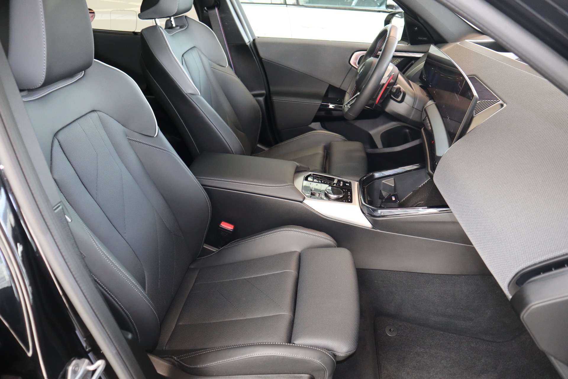 BMW X3 xDr M50 48V M Spotpaket Pro AHK Panoramaglasdach 4x4 Euro 6-image-4