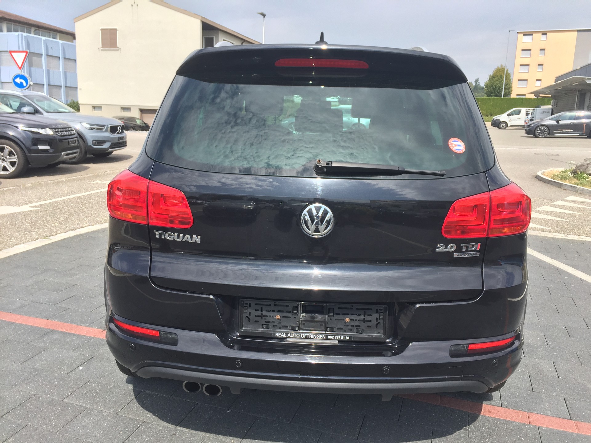 VW Tiguan 2.0 TDI BMT R-Line Design 4Motion-image-3