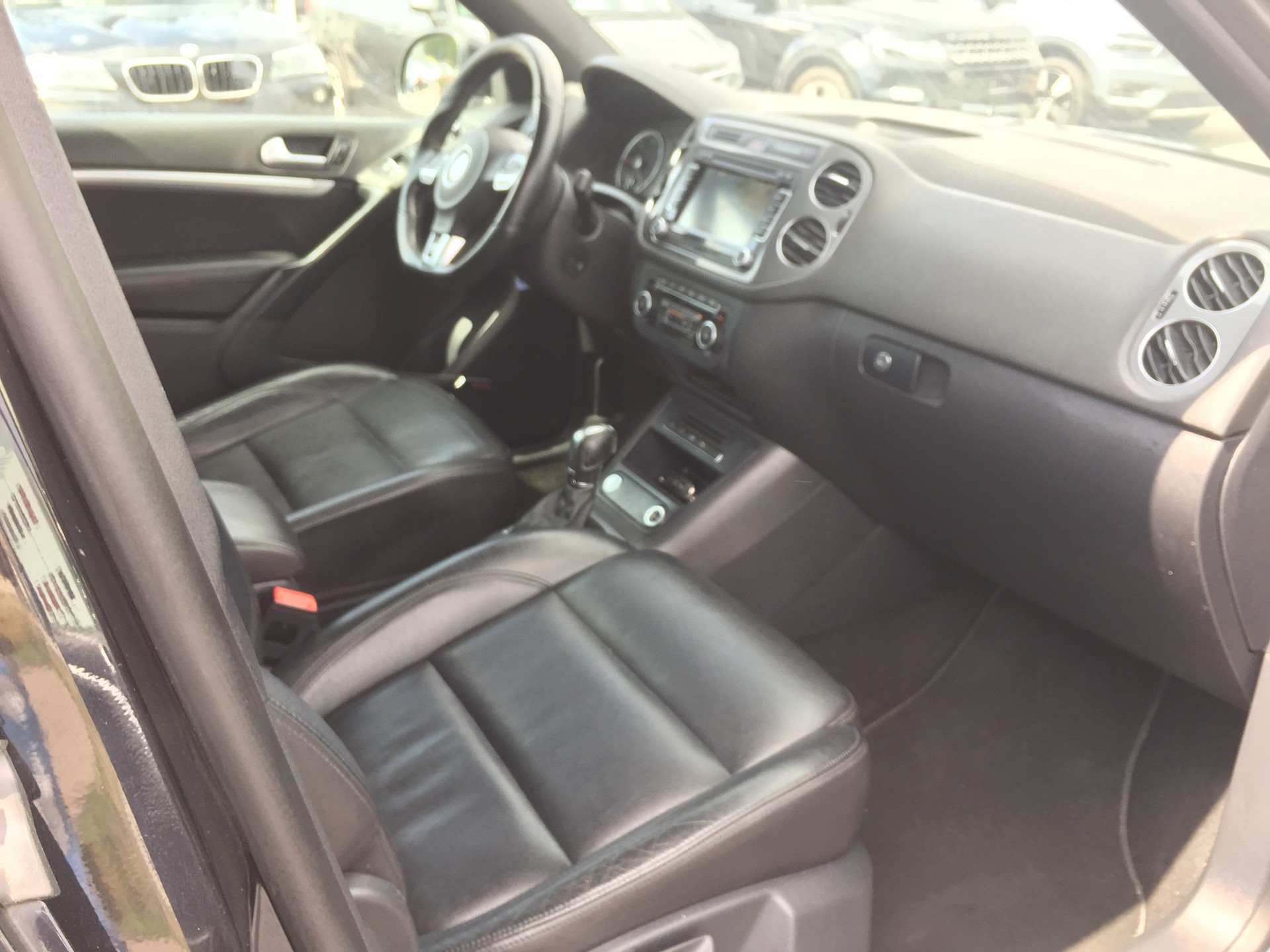 VW Tiguan 2.0 TDI BMT R-Line Design 4Motion-image-10