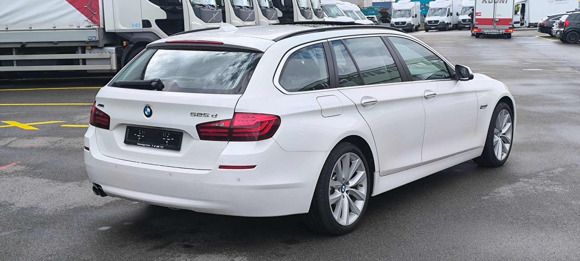 BMW 525d Touring xDrive Luxury Line Steptronic-image-3