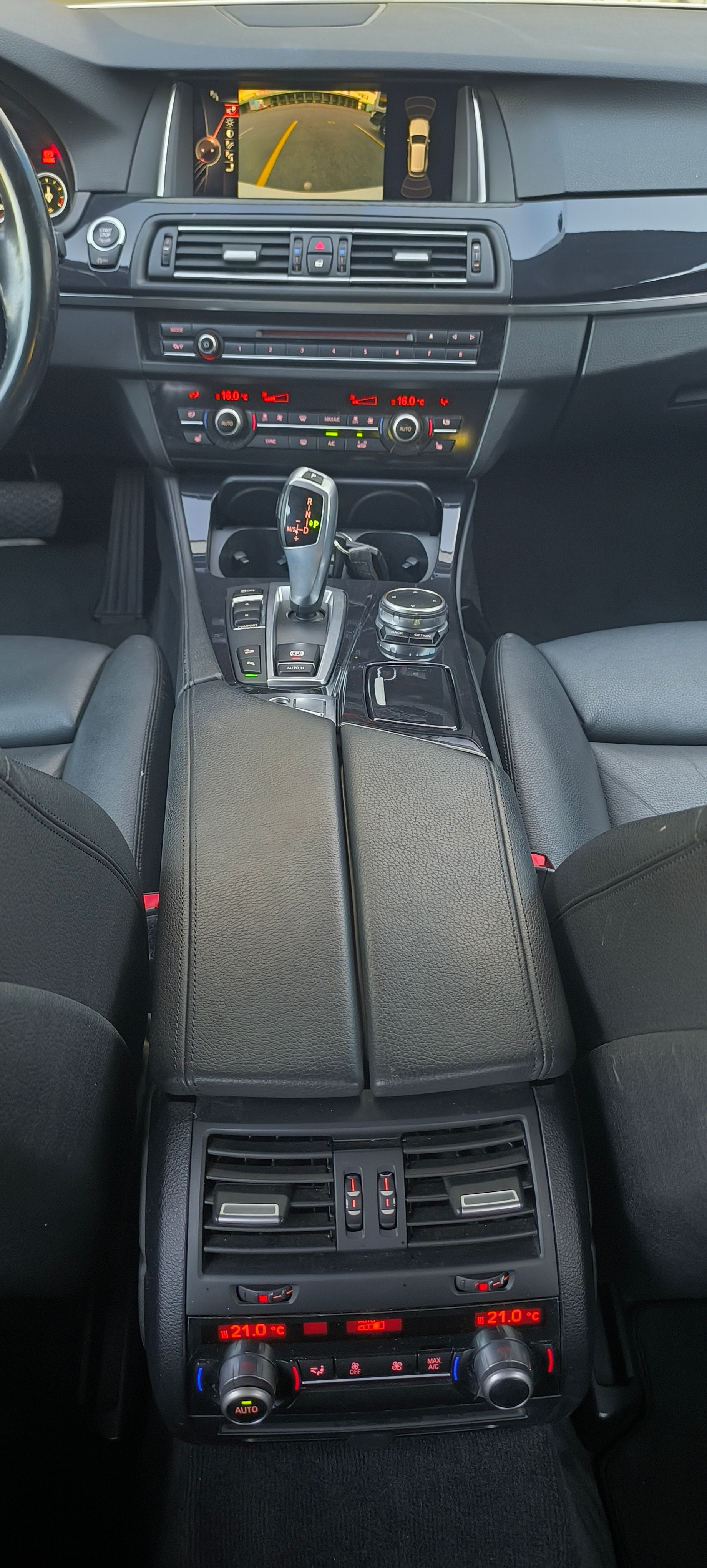 BMW 525d Touring xDrive Luxury Line Steptronic-image-10