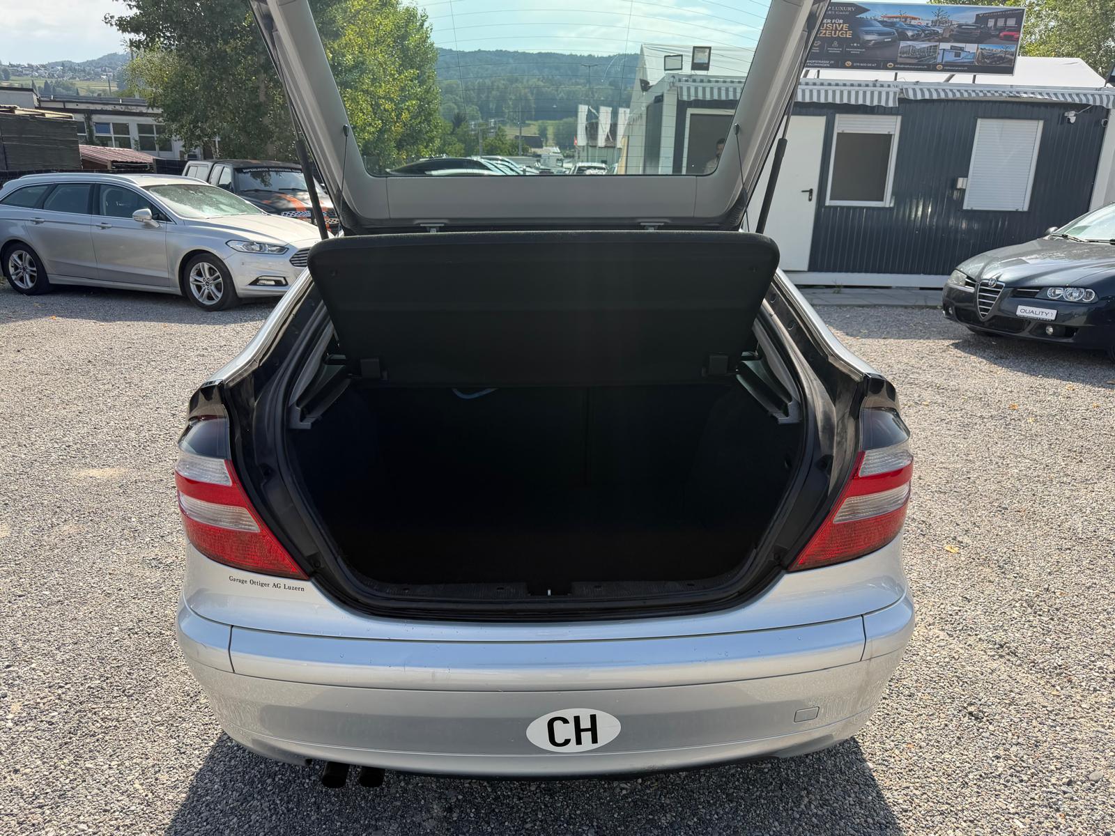 MERCEDES-BENZ C 180 Kompressor-image-12