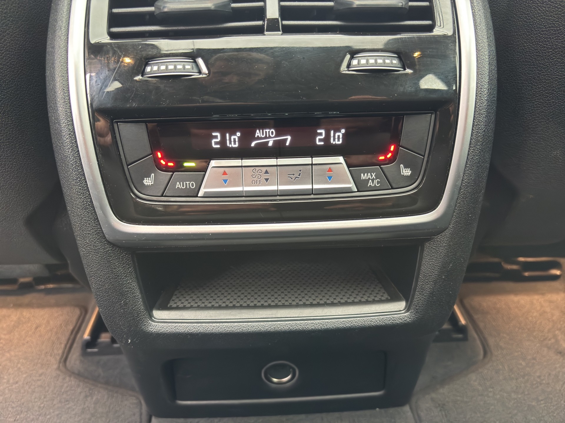 BMW X5 xDrive 48V 40d M Sport Steptronic-image-15