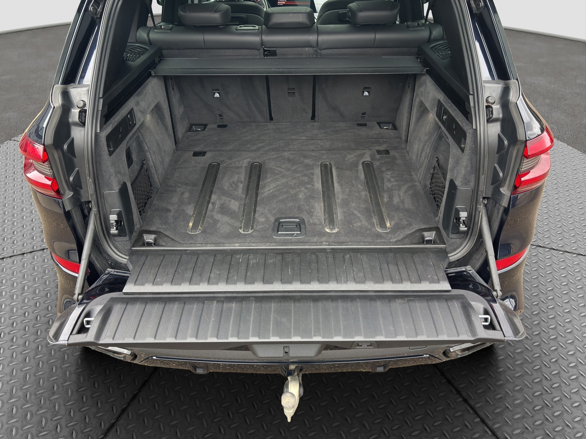 BMW X5 xDrive 48V 40d M Sport Steptronic-image-17