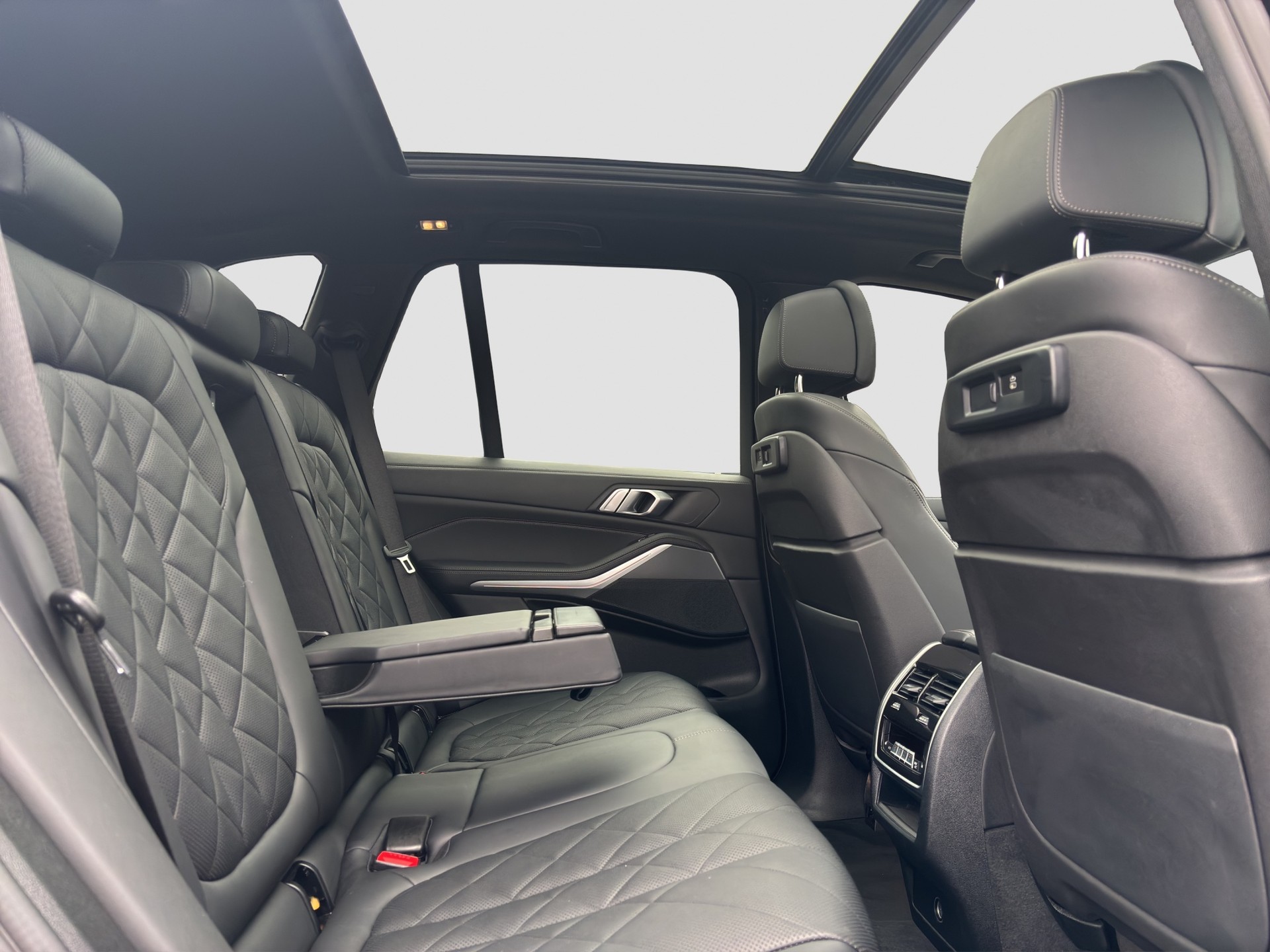 BMW X5 xDrive 48V 40d M Sport Steptronic-image-14