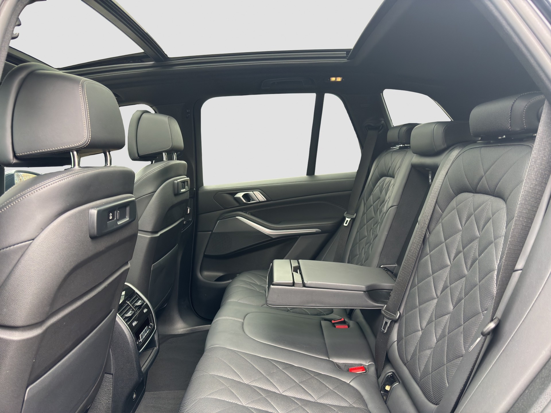 BMW X5 xDrive 48V 40d M Sport Steptronic-image-16