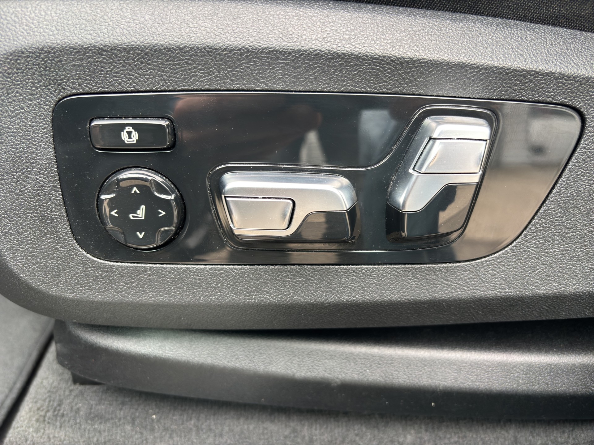 BMW X5 xDrive 48V 40d M Sport Steptronic-image-9