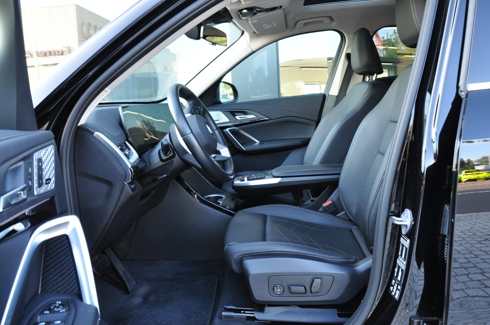 BMW X1 xDrive 20d 48V M Sport Pro-image-8