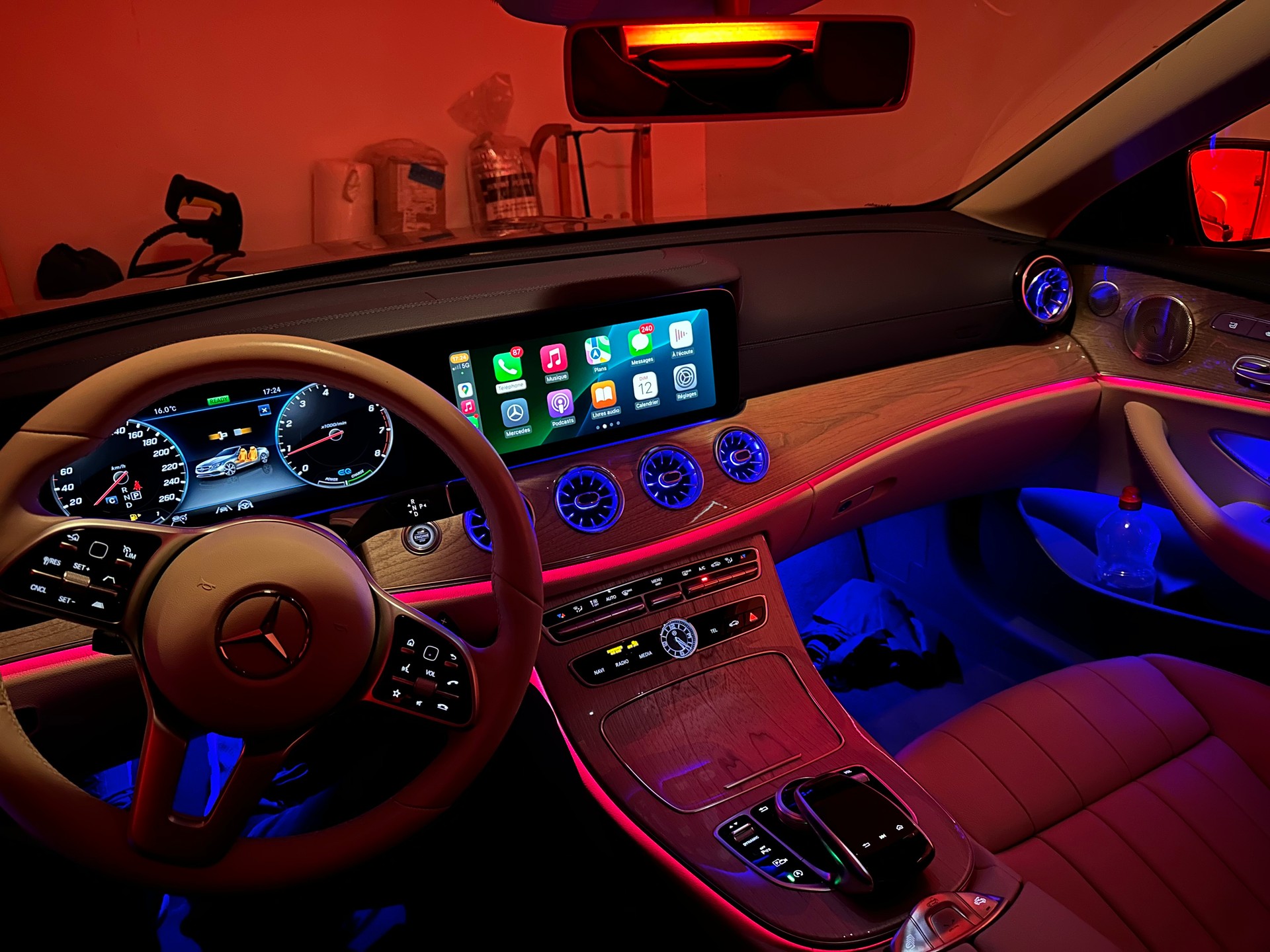 MERCEDES-BENZ E 200-image-2