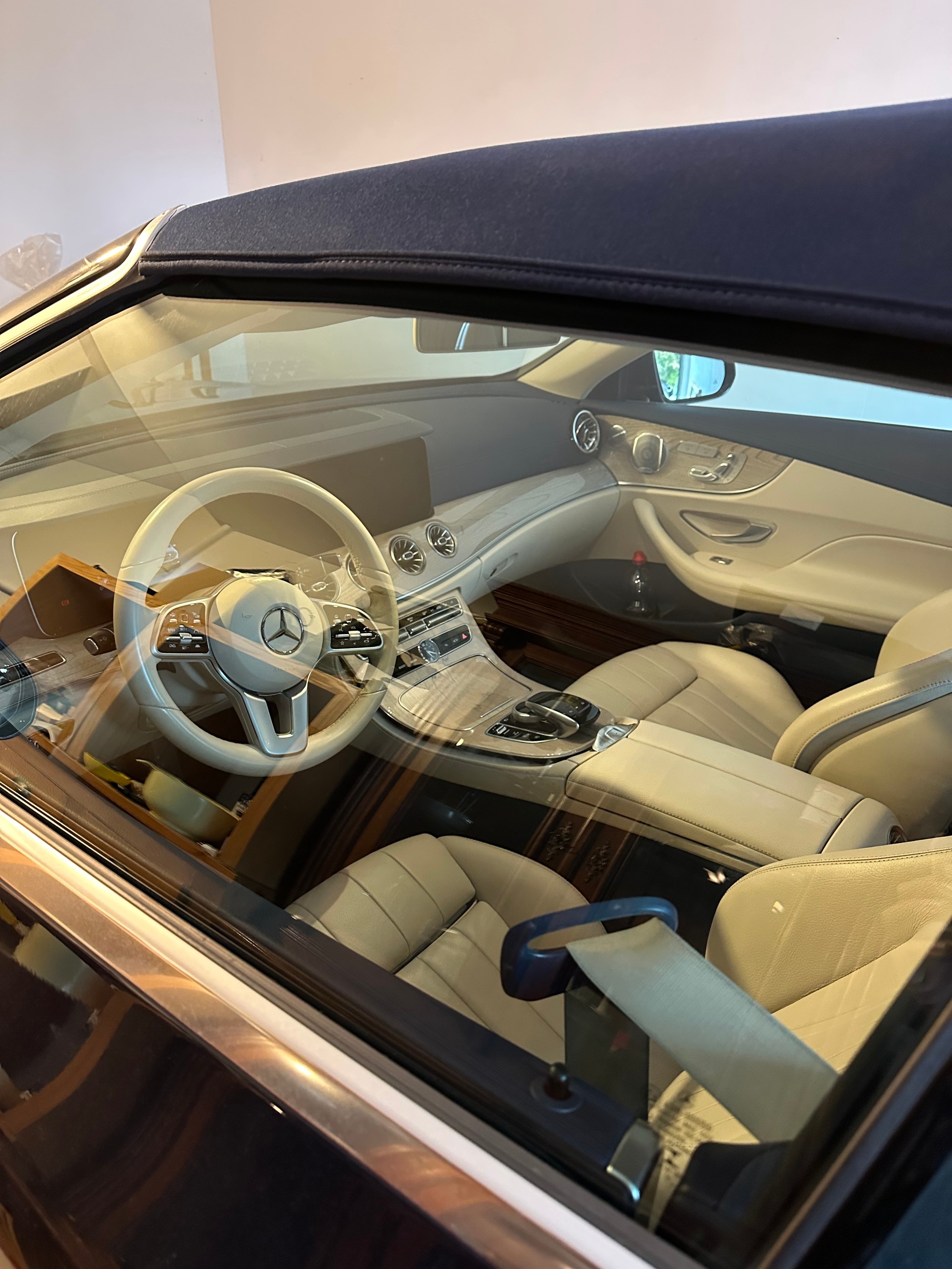 MERCEDES-BENZ E 200-image-1